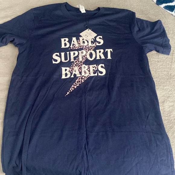 Babes Support Babes Graphic Tee - Picture 4 of 5